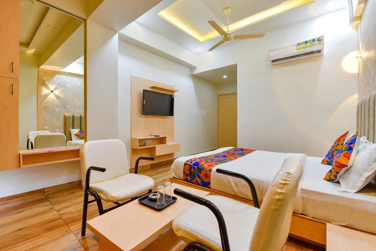 Fabhotel Symphony Grand Ahmedabad Eksteriør billede