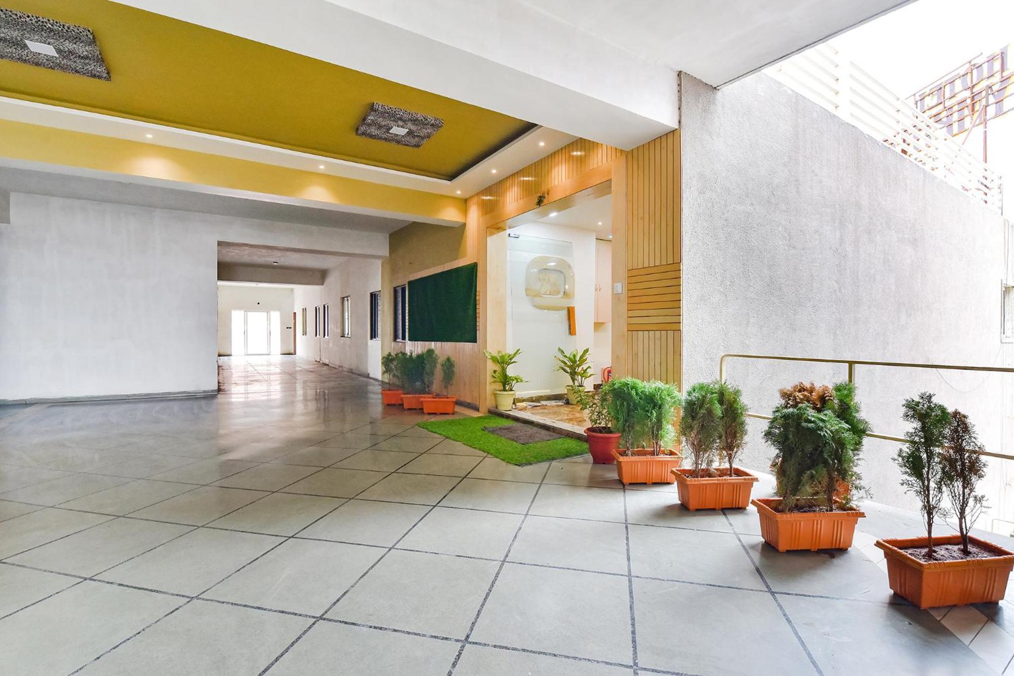 Fabhotel Symphony Grand Ahmedabad Eksteriør billede