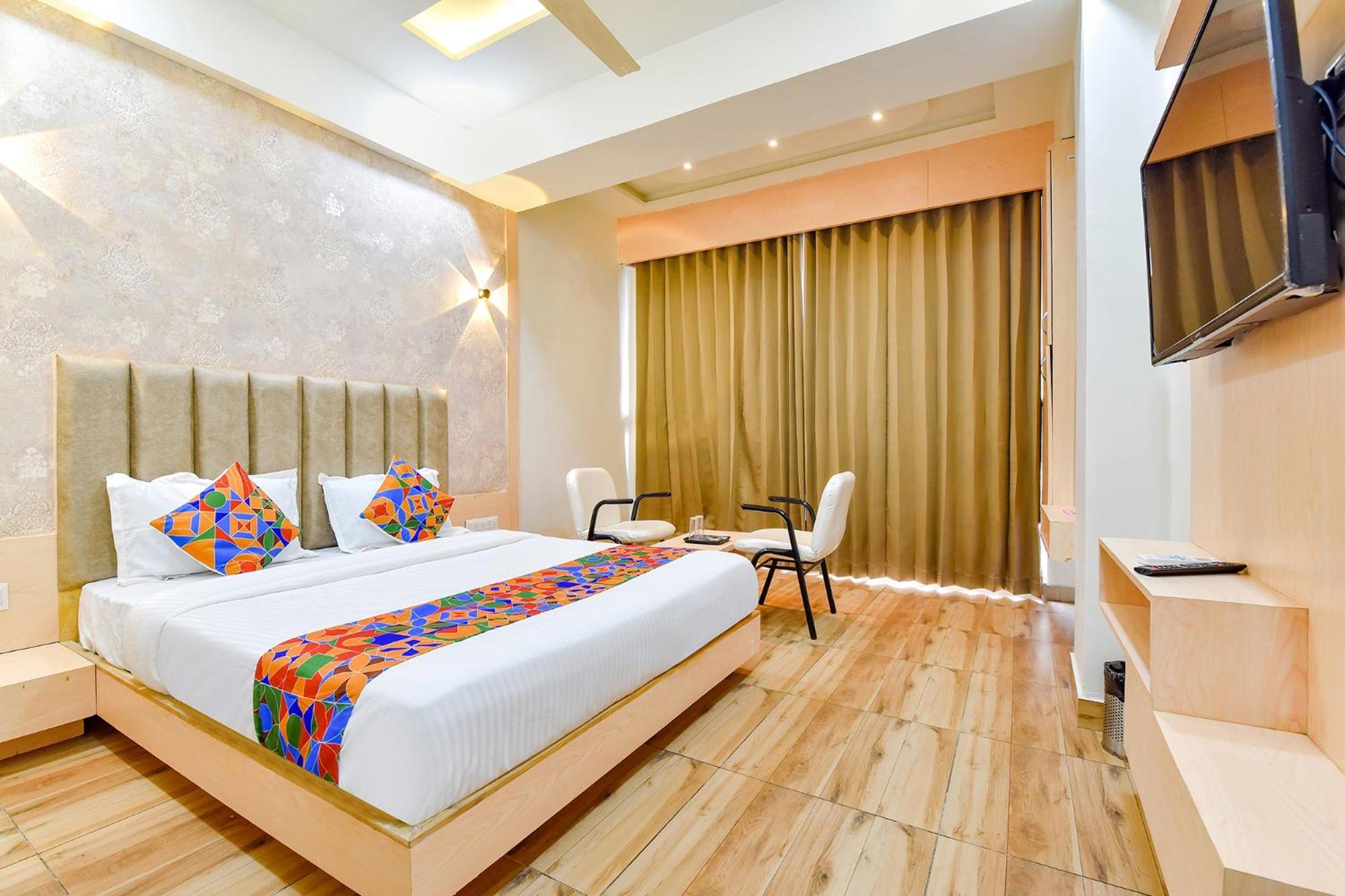 Fabhotel Symphony Grand Ahmedabad Eksteriør billede