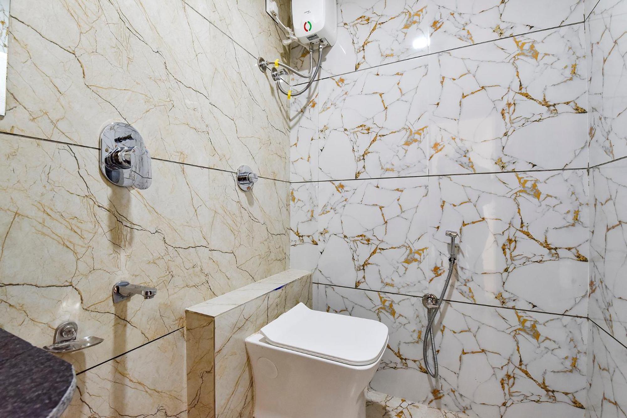 Fabhotel Symphony Grand Ahmedabad Eksteriør billede