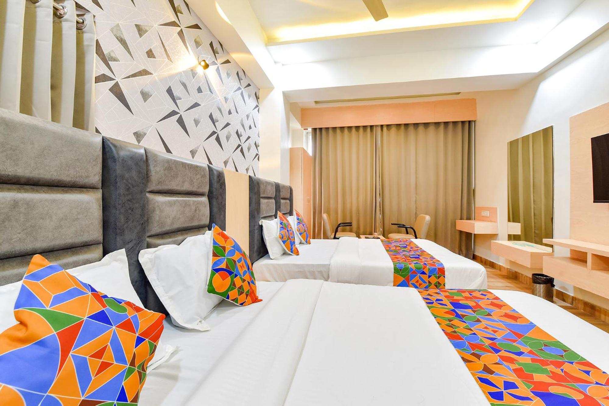 Fabhotel Symphony Grand Ahmedabad Eksteriør billede