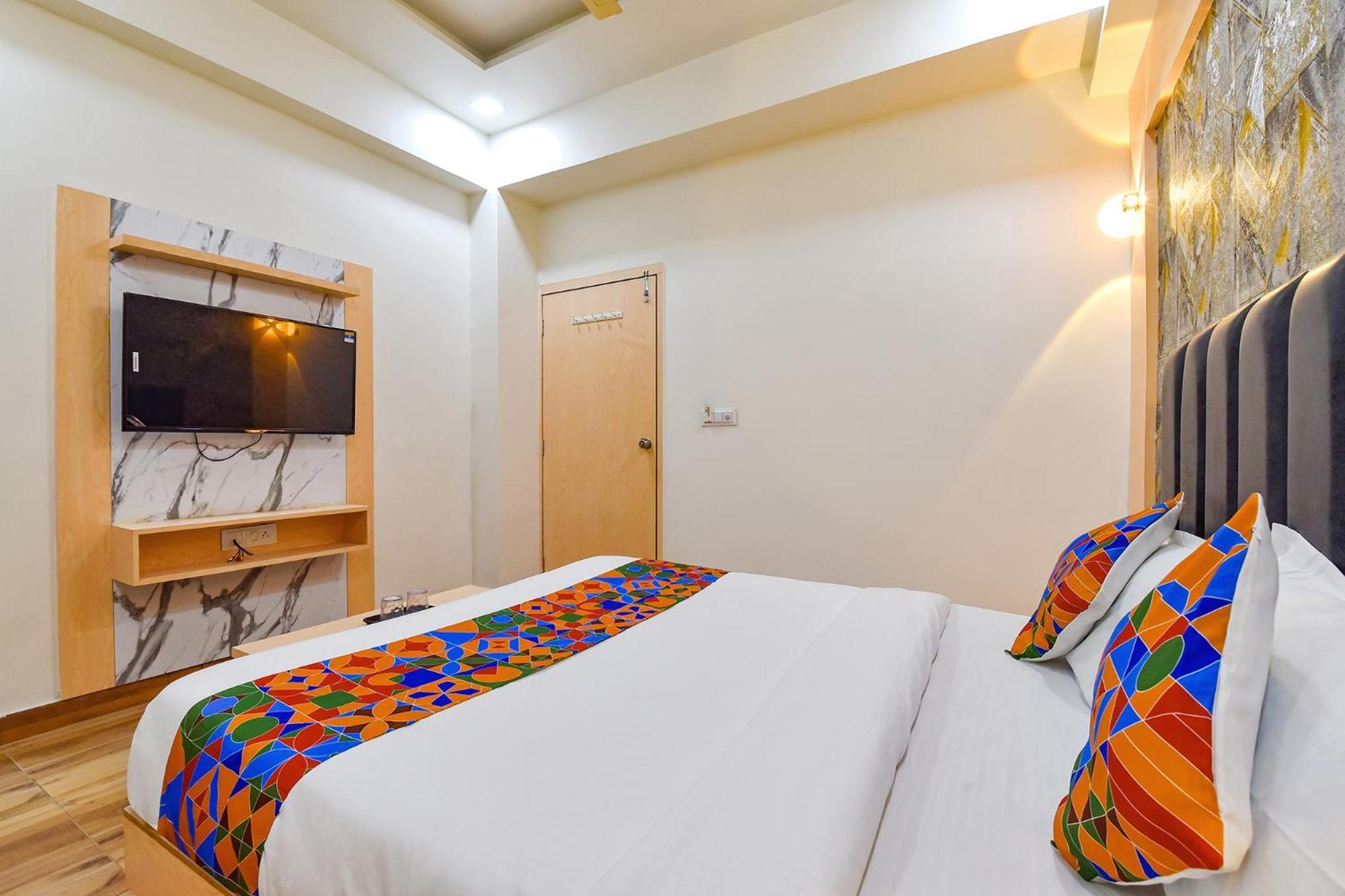 Fabhotel Symphony Grand Ahmedabad Eksteriør billede